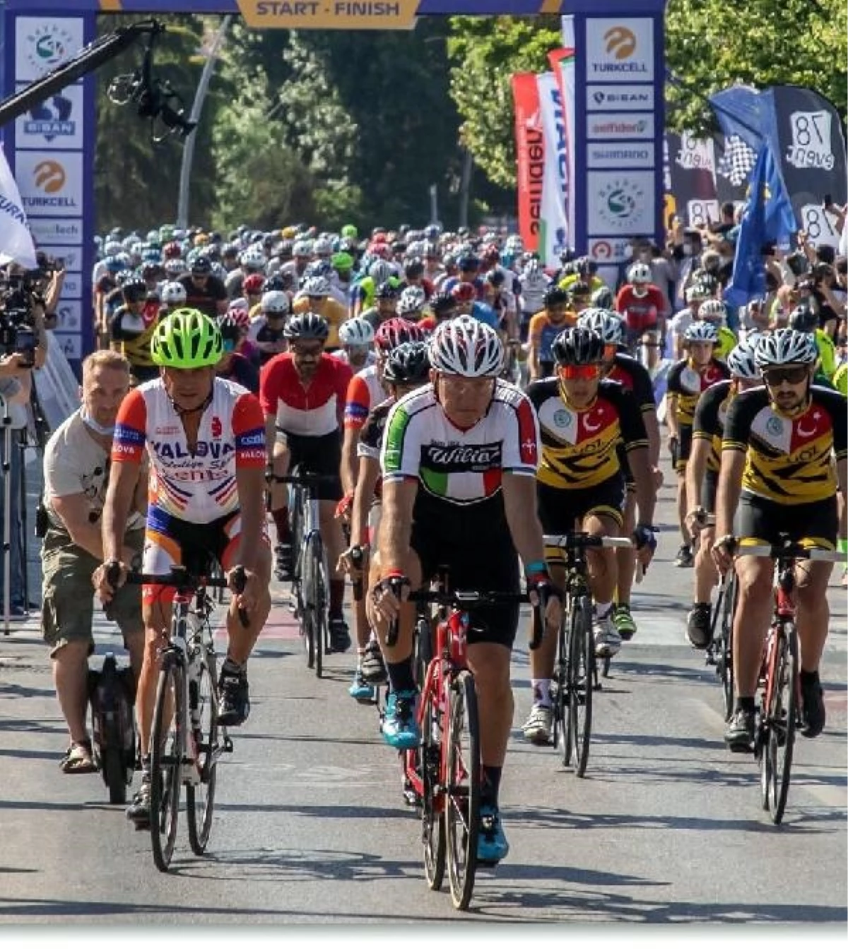 İzmir\'de Granfondo Yol Bisiklet Yarışı Yarın Başlıyor