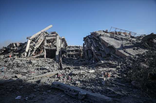 İsrail'in Gazze'ye düzenlediği saldırılarda binlerce bina yıkıldı İsrail'in Gazze'ye düzenlediği saldırılarda binlerce bina yıkıldı