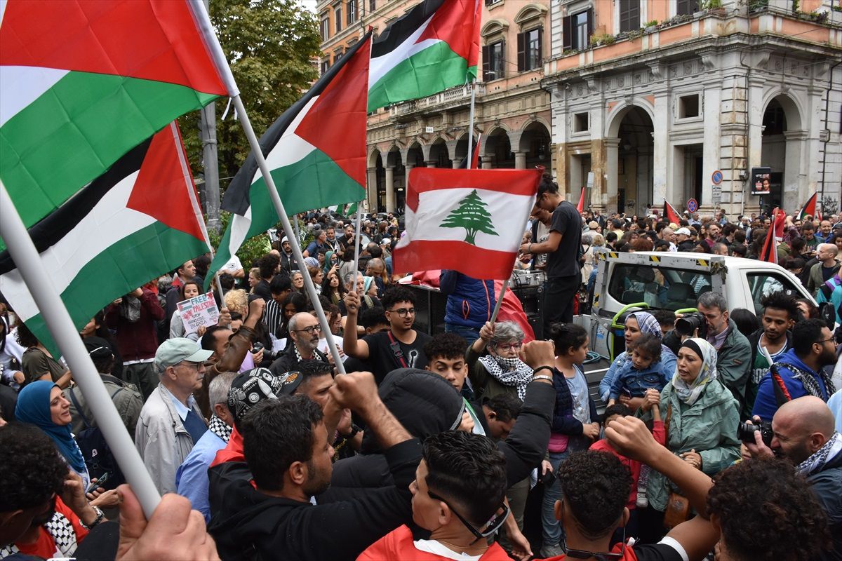 İtalya\'da İsrail\'in Gazze\'ye yönelik saldırıları protesto edildi