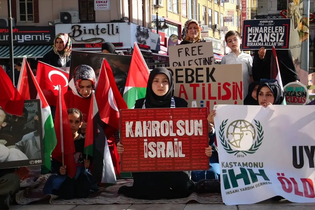 Kastamonu\'da Kadınlar İsrail\'in Filistin\'deki Saldırılarına Tepki Gösterdi