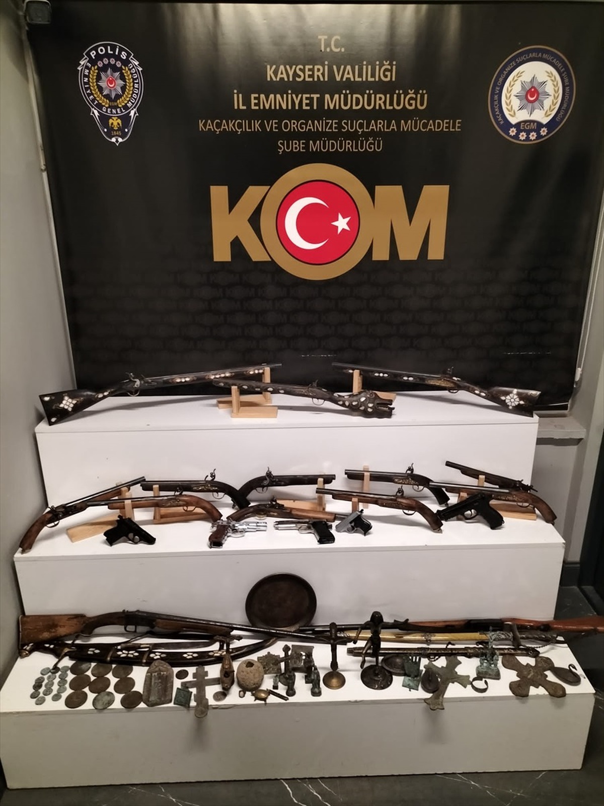 Kayseri\'de tarihi eser operasyonunda 60 obje ele geçirildi