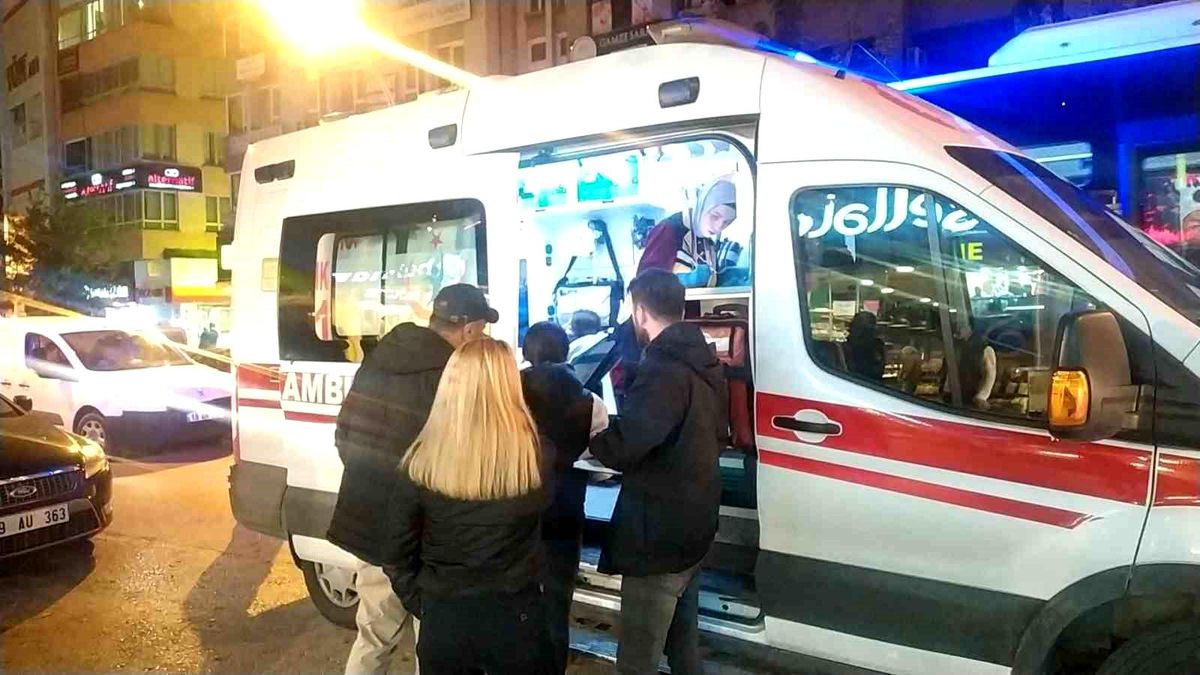 Çorum\'da kızlar arasında meydana gelen bıçaklı kavgada 1 kız çocuğu yaralandı