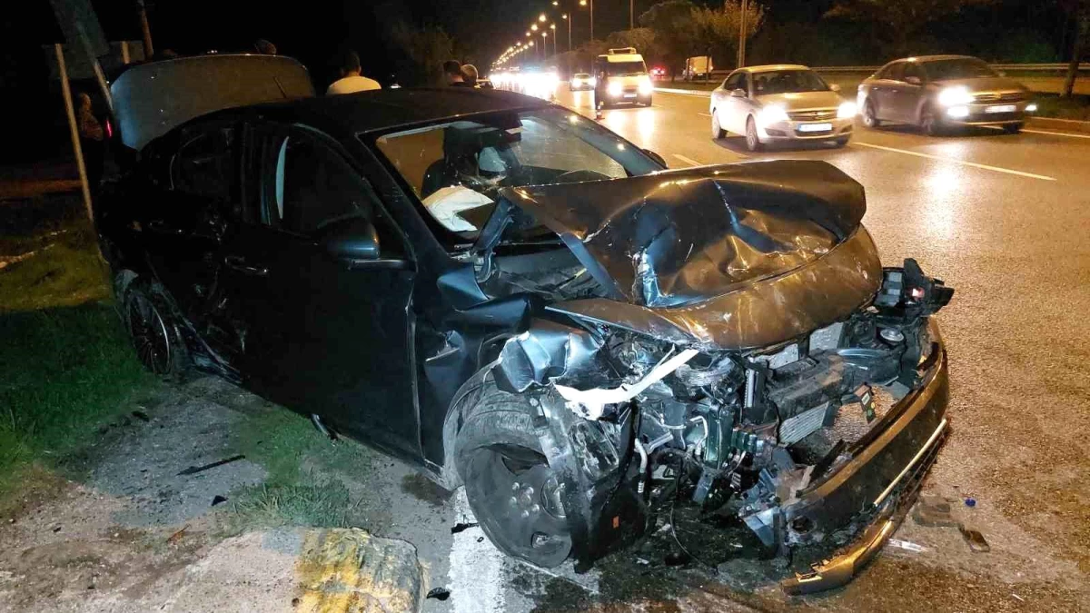 Samsun\'da Trafik Kazası: 4 Kişi Yaralandı