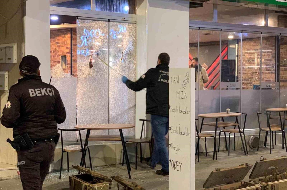 Sivas\'ta Bir Kafe Kurşunlandı