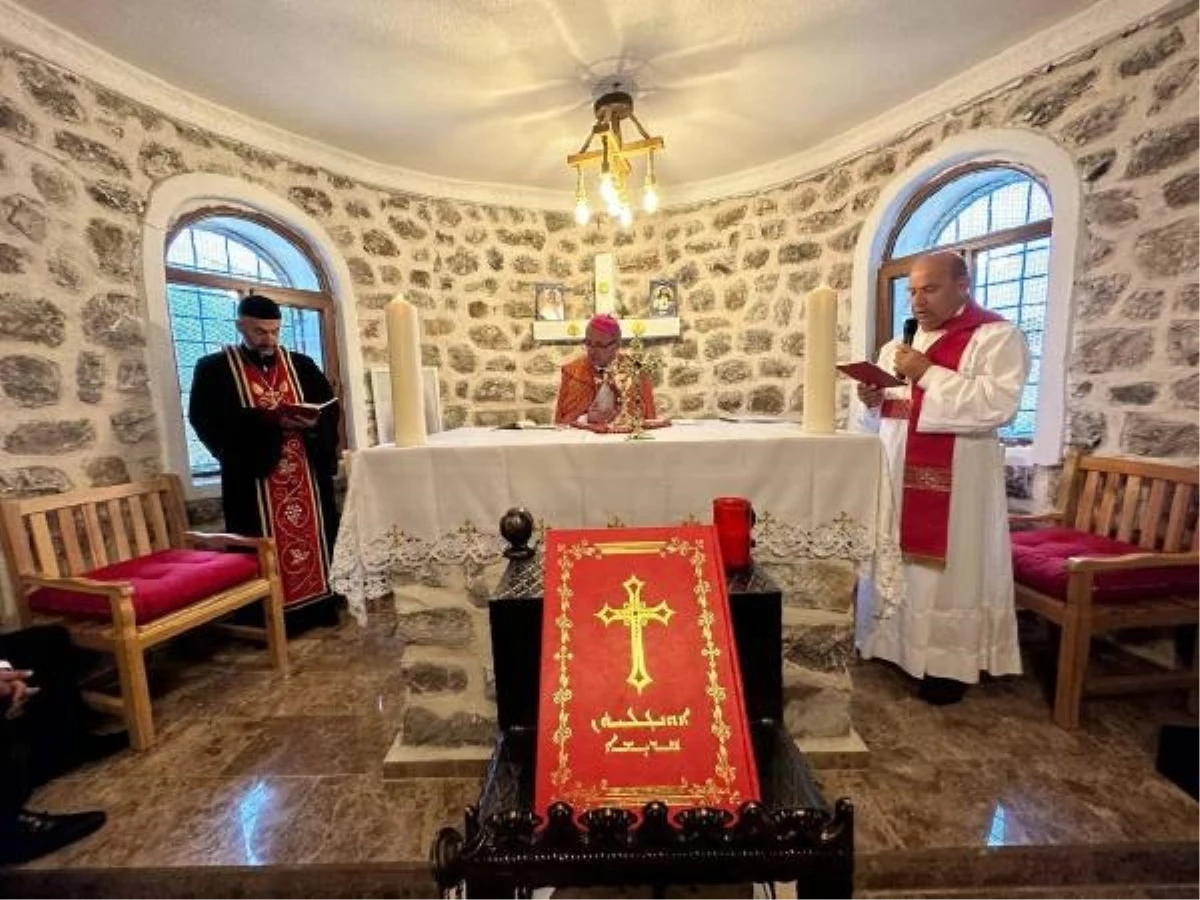 Şırnak\'ta Yıkıntılar Üzerine İnşa Edilen Kilise İbadete Açıldı