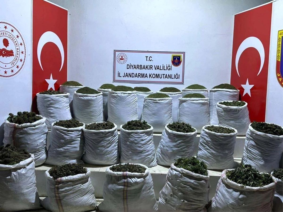 Diyarbakır\'da büyük uyuşturucu operasyonu: 783 kilogram esrar ele geçirildi