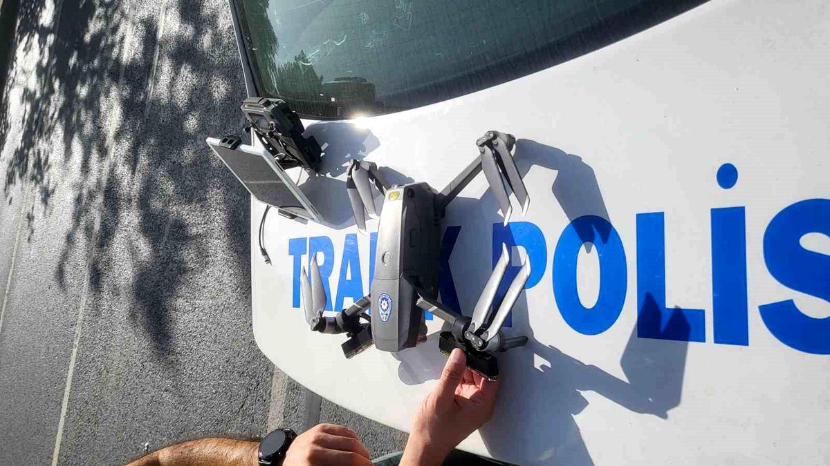 Şişli\'de dron destekli kırmızı ışık ihlali denetiminde 7 sürücüye ceza