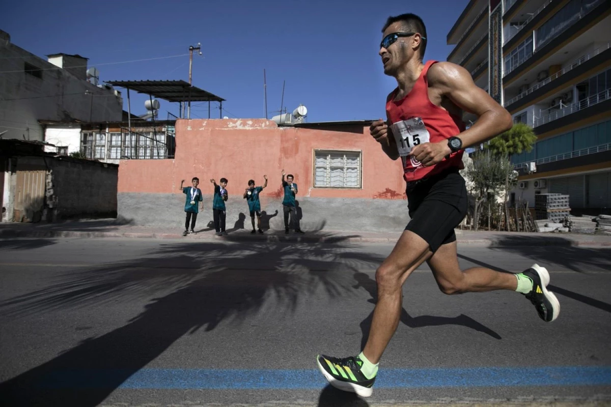15. Uluslararası Tarsus Yarı Maratonu\'nda Kenyalı sporcular birinci oldu