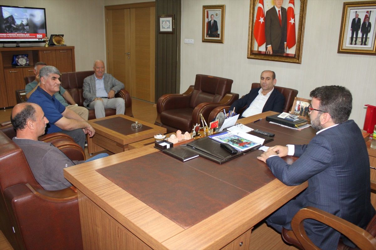 AK Parti Batman İl Başkanı Abdullah Akif Gür, vatandaşların sorun ve taleplerini dinledi