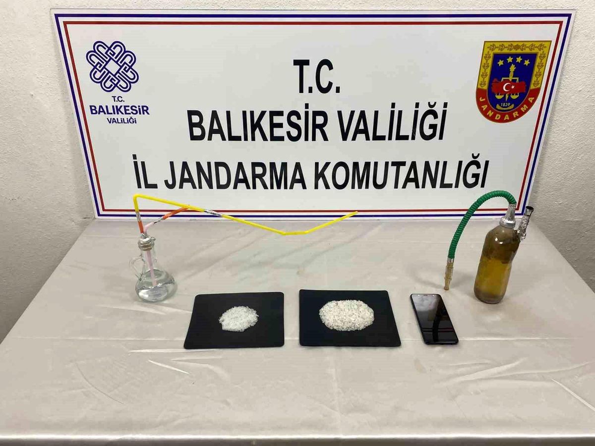 Bandırma\'da Uyuşturucu Operasyonu: 51 Gram Metamfetamin Ele Geçirildi