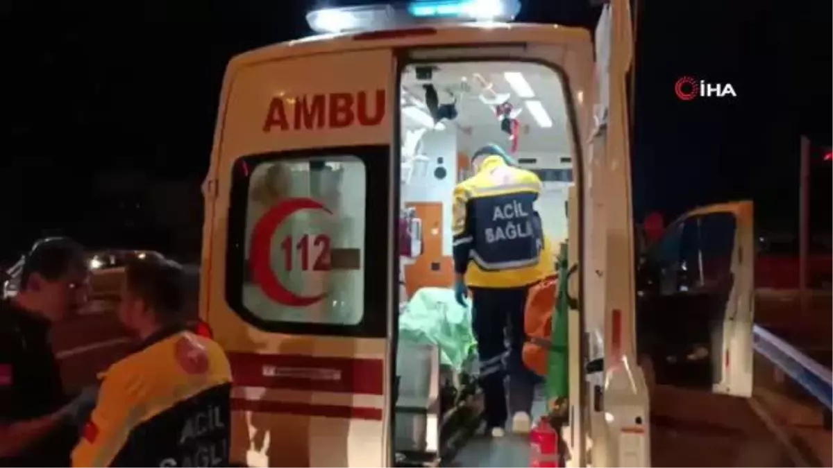 D-100\'de iki motosiklet çarpıştı: 3 yaralı