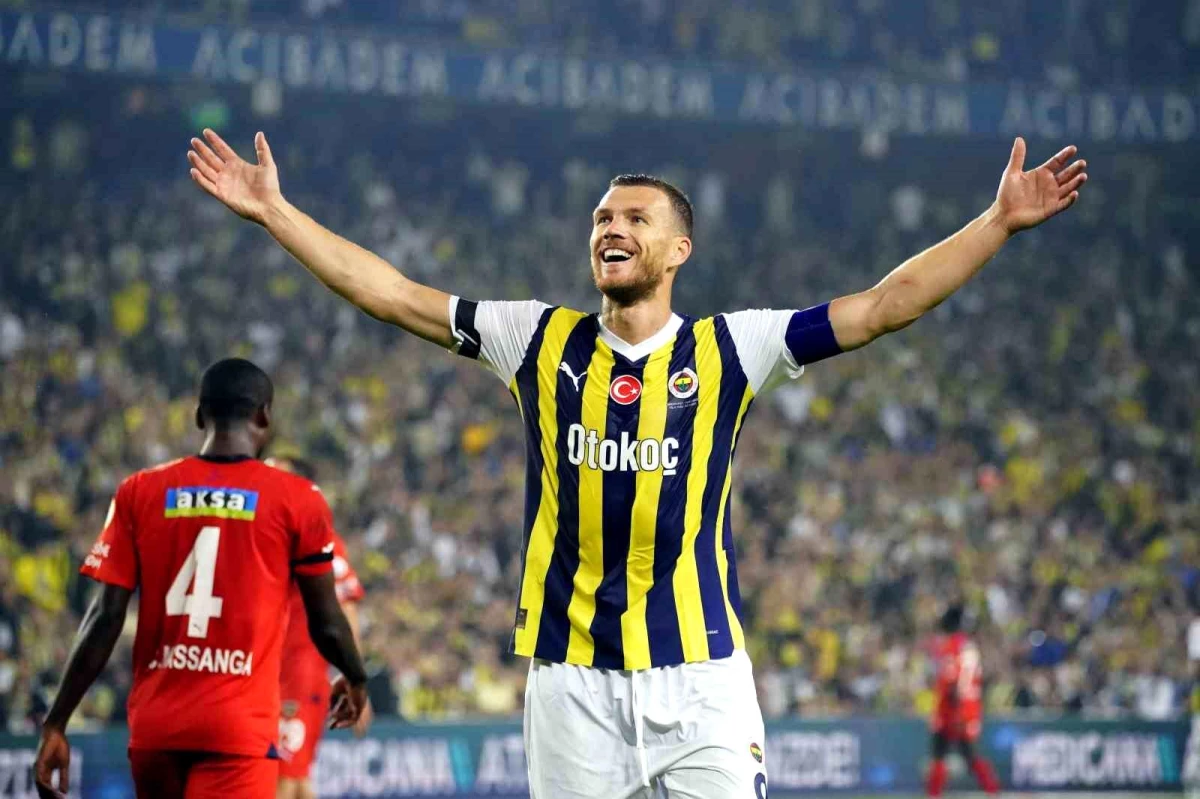 Fenerbahçe\'nin Bosna Hersekli forveti Edin Dzeko, Hatayspor maçında attığı golle gol sayısını 7\'ye çıkardı