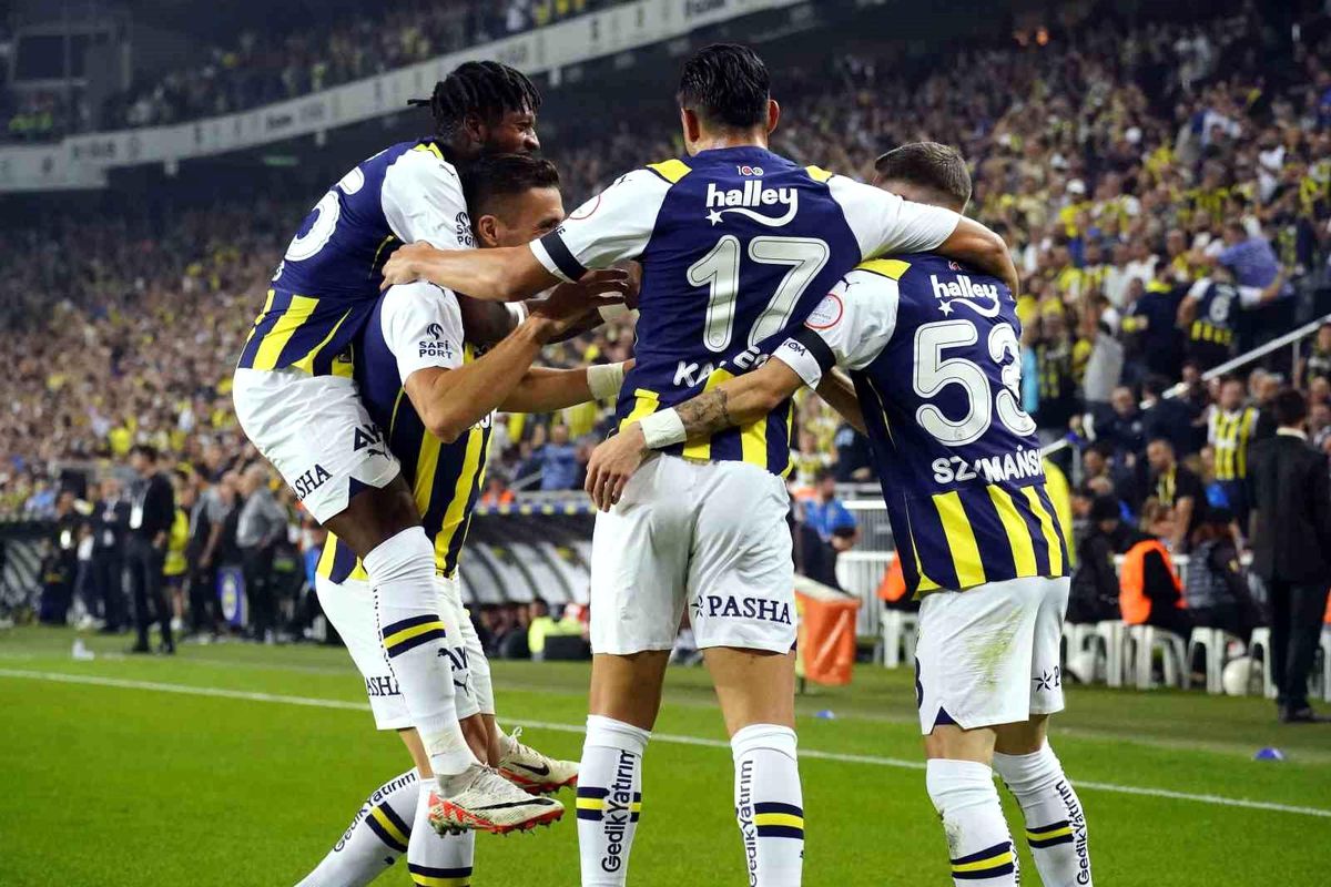 Fenerbahçe, Hatayspor\'u mağlup ederek galibiyet serisini 19 maça çıkardı