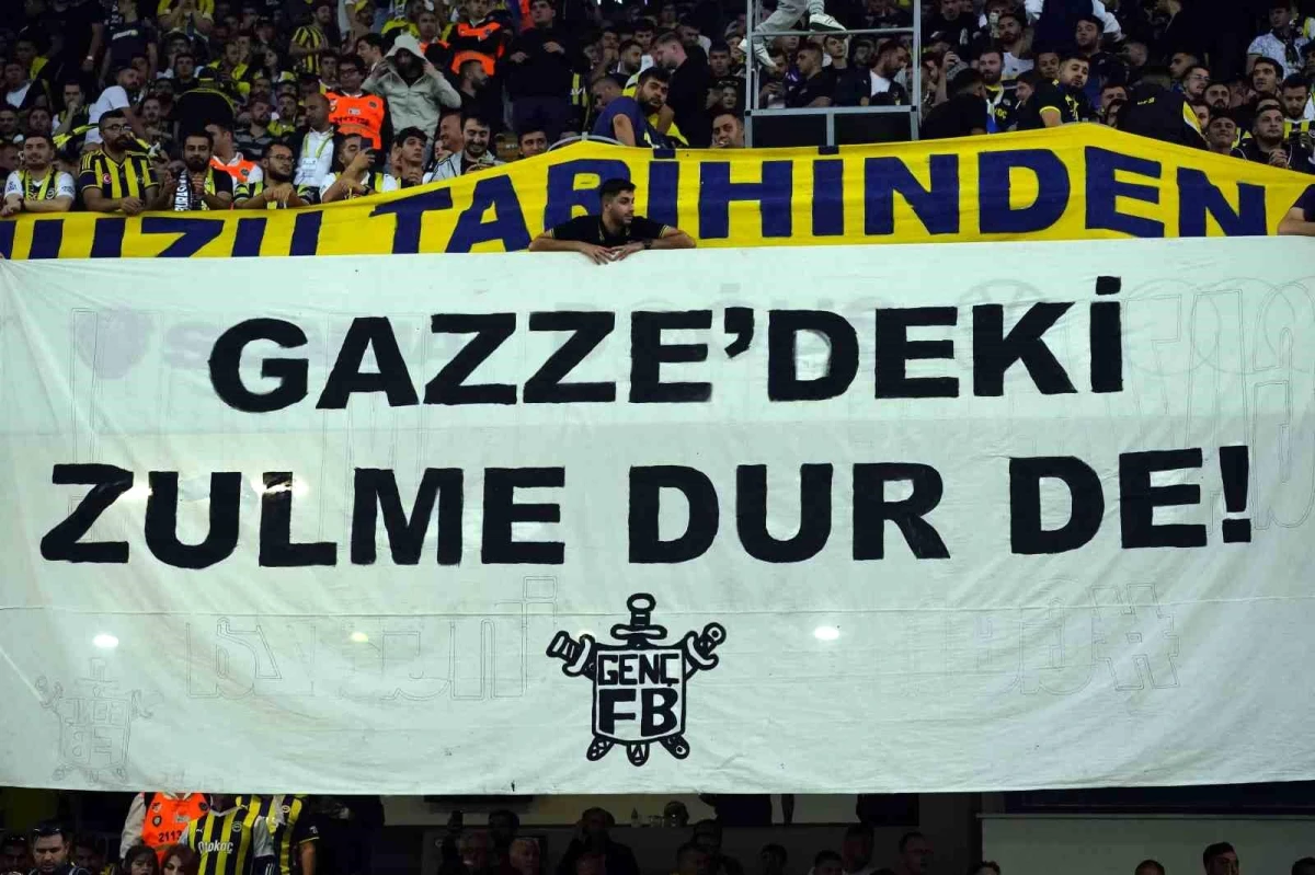 Fenerbahçe Taraftarları Filistin\'e Destek Verdi