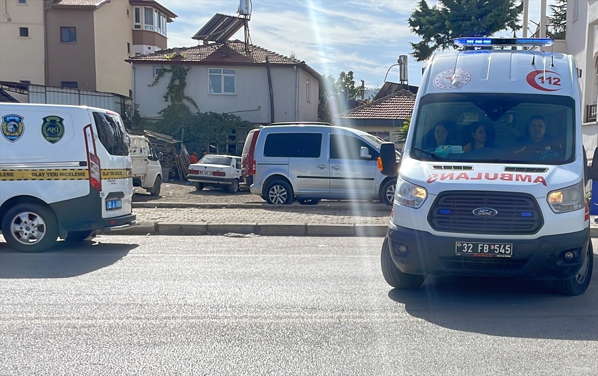 Isparta\'da çıkan kavgada 5 kişi tüfekle, 11 kişi darbedilerek yaralandı