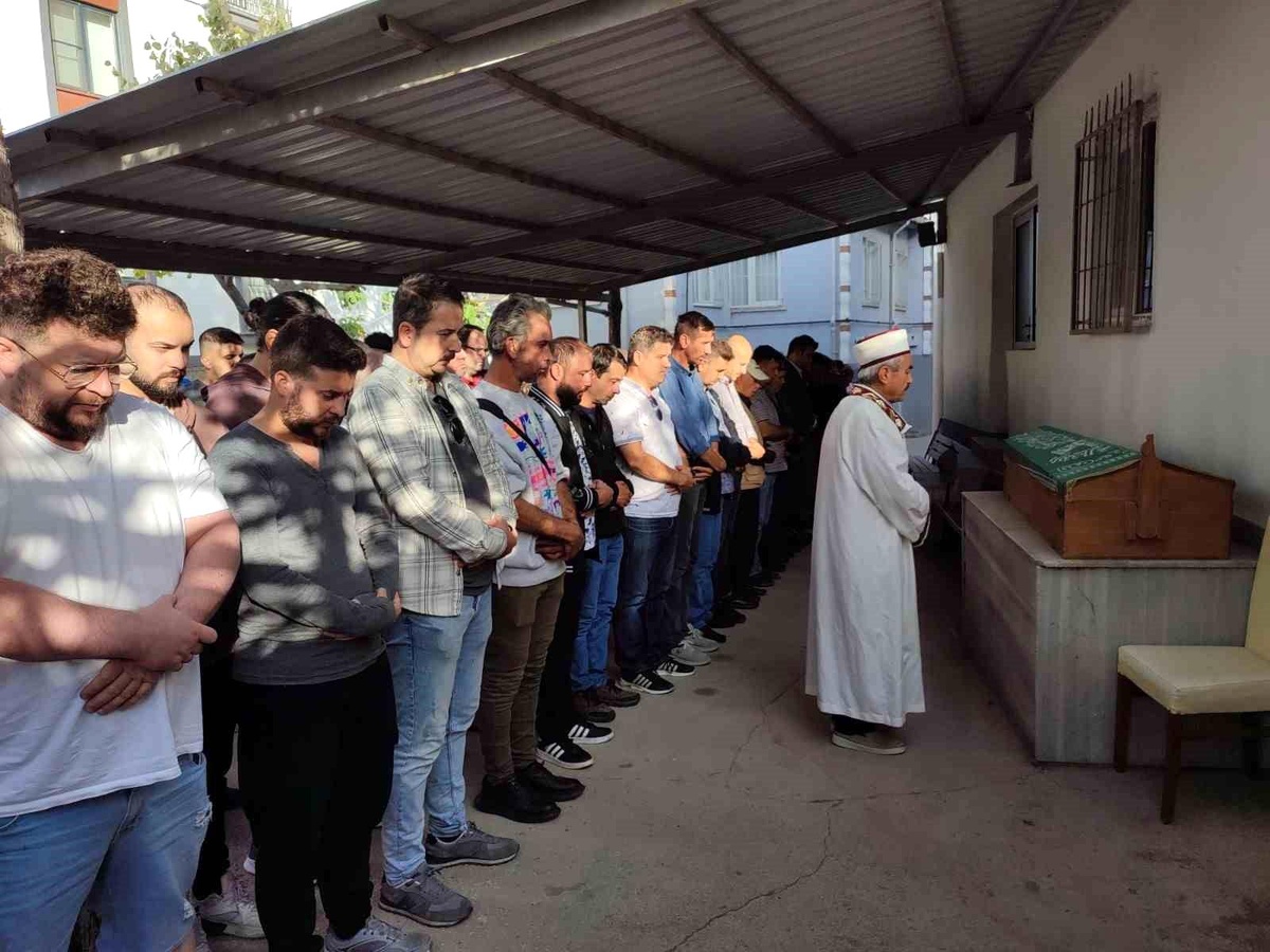Edirne\'de Kalbi Duran Çocuk Hayatını Kaybetti