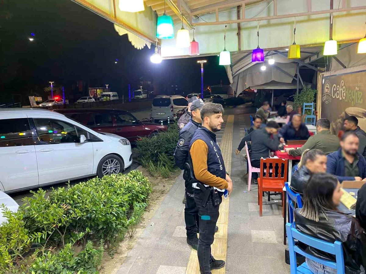 Manisa\'da Gerçekleştirilen Güven Huzur Uygulamasında 10 Şüpheli Yakalandı