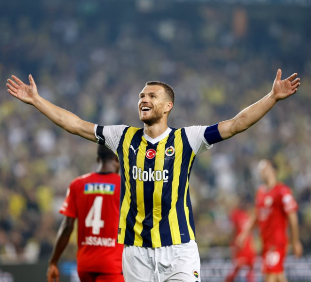 Neler yapıyor neler! Fenerbahçe'nin yıldızı bu sezon 16 gole direkt katkı verdi