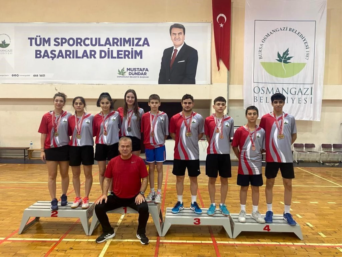 Osmangazi Belediyespor Badminton Takımı 5 Şampiyonlukla Büyük Başarı Kazandı