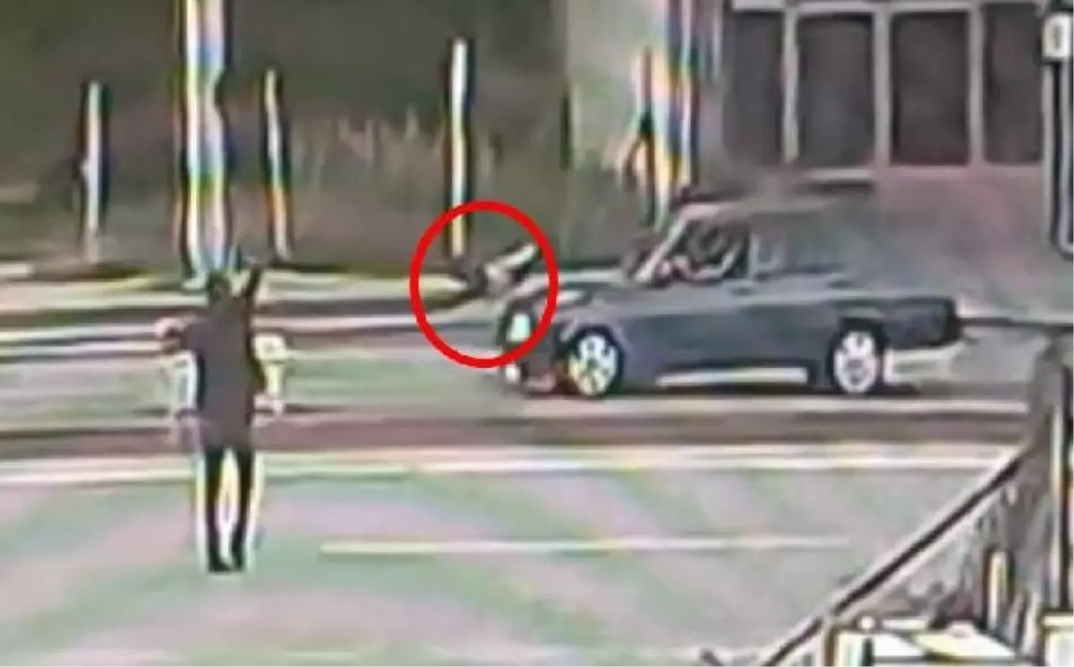 İnegöl\'de Otomobil Çocuğa Çarptı