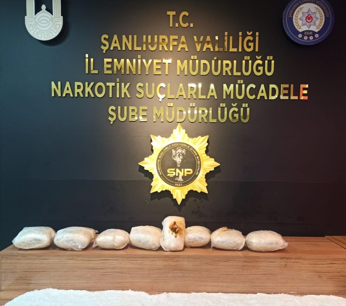 Şanlıurfa\'da 15 Kilo Skunk Ele Geçirildi, 6 Şüpheli Gözaltına Alındı