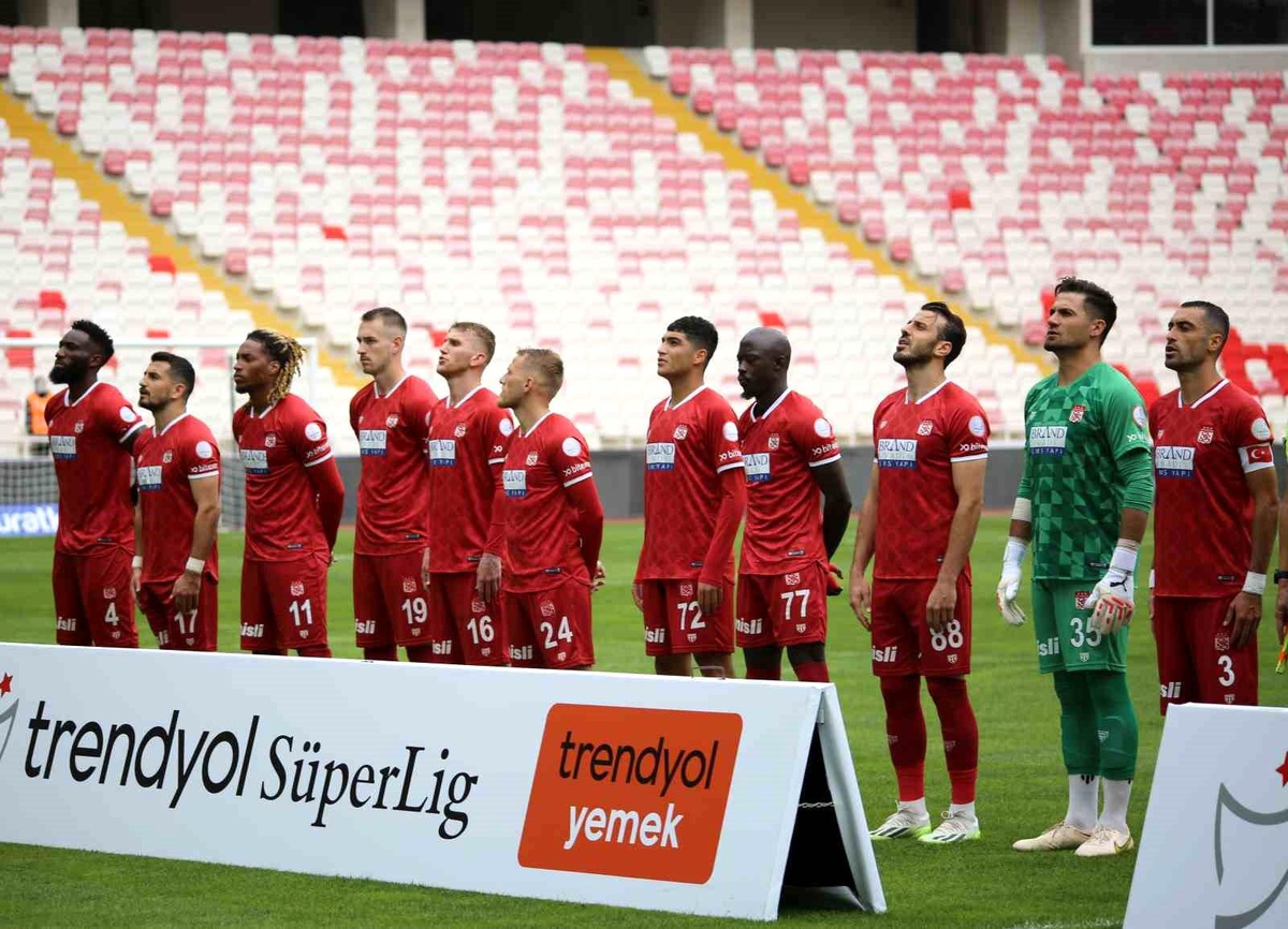 Sivasspor, Kasımpaşa\'ya mağlup olarak 3. yenilgisini aldı