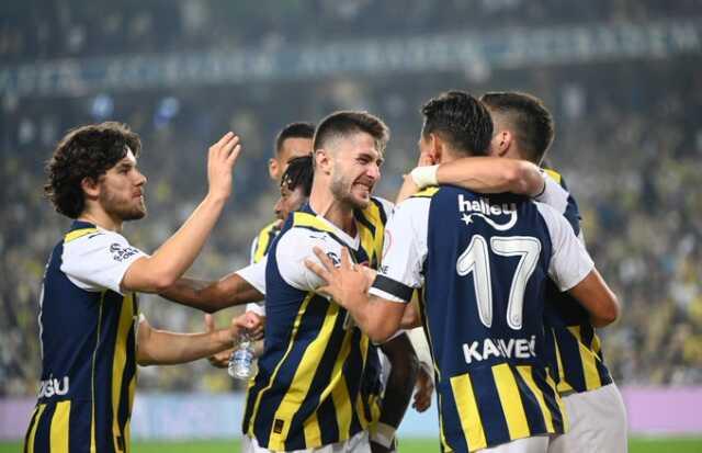 Son Dakika: Kanarya'dan gol şov! Fenerbahçe, sahasında Hatayspor'u 4-2 mağlup etti