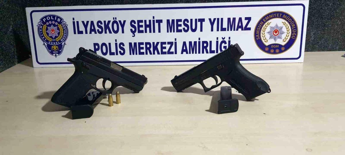 Samsun\'da Şüpheli Araçlarda Silah Ele Geçirildi