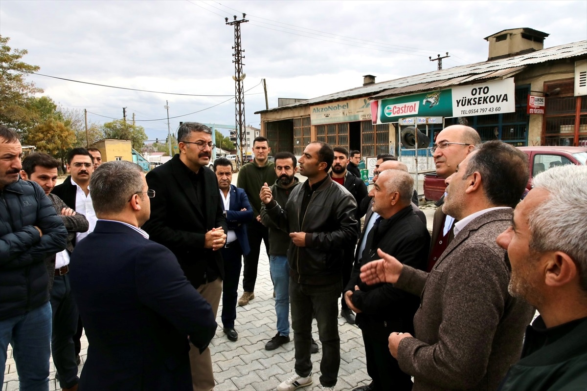 Hakkari Valisi Ali Çelik, Yüksekova\'da Ziyaretlerde Bulundu