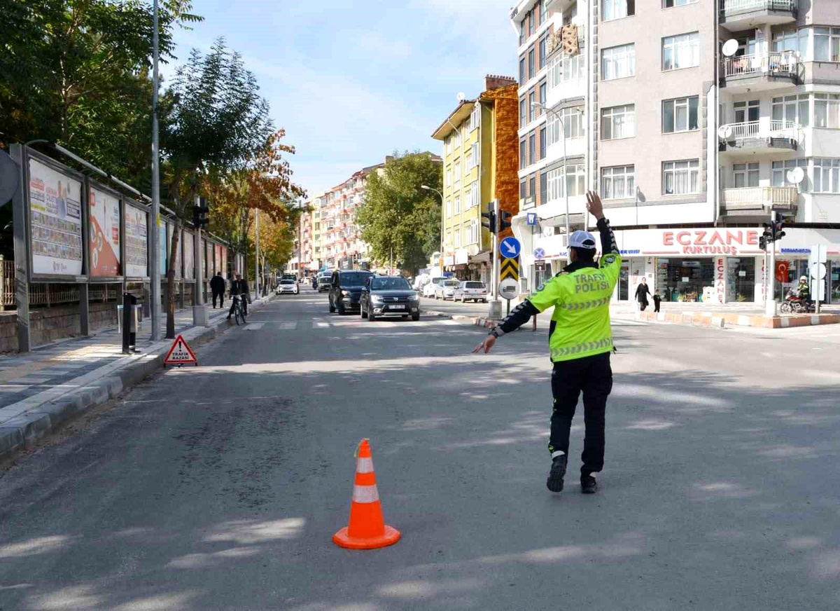 Afyonkarahisar\'da Trafik Denetiminde 108 Sürücüye 212 Bin 364 TL Para Cezası