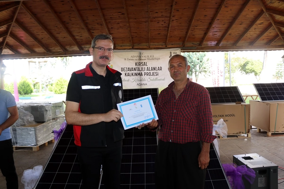 Adana\'da besicilere güneş paneli dağıtıldı