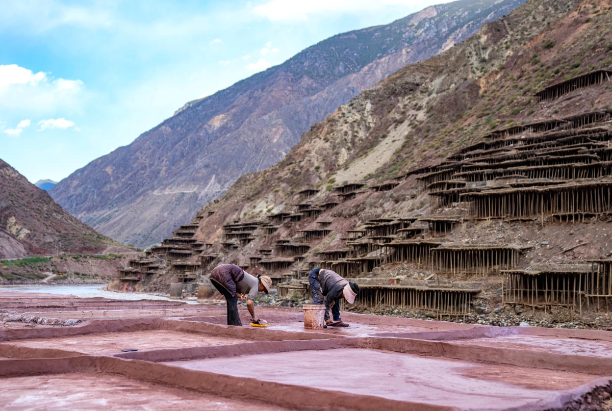 Tibet\'teki Markam ilçesi zengin tuz kaynaklarıyla ünlü