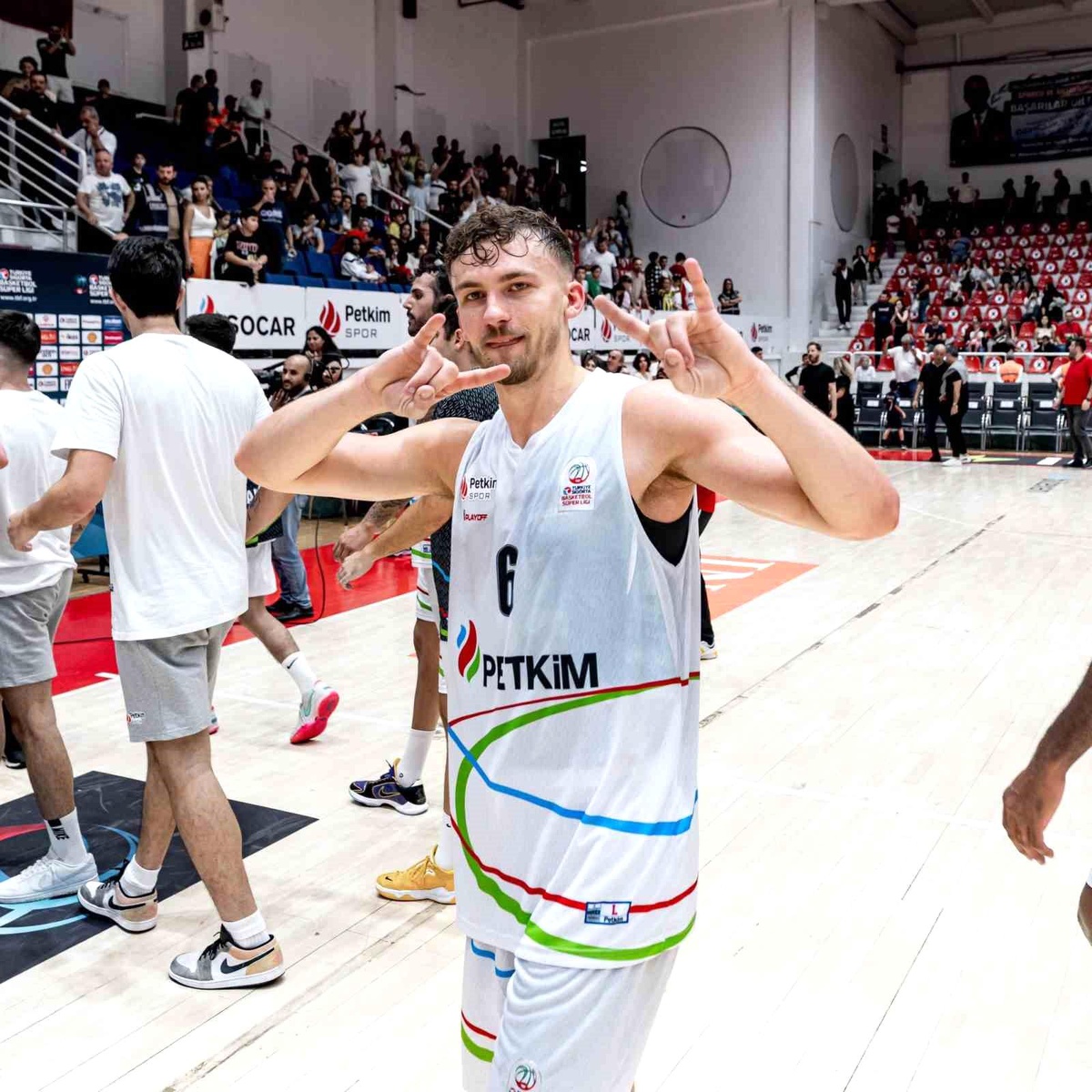 Aliağa Petkimspor\'un Letonyalı oyuncusu Kristers Zoriks, haftanın 5\'ine seçildi