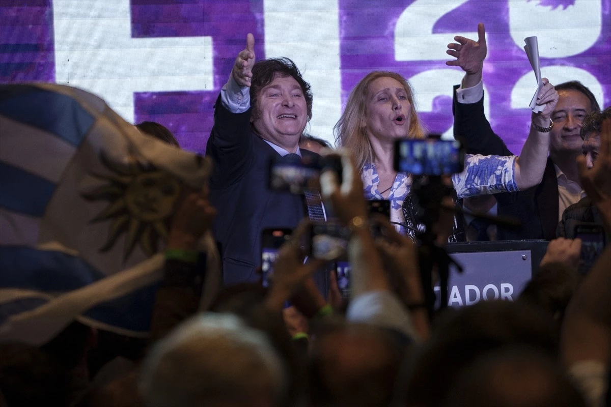 Arjantin\'de Genel Seçimler İkinci Turu Belirleyecek