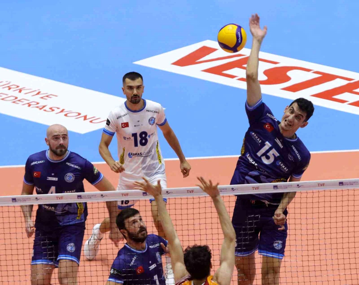 Arkas Spor, Ziraat Bankkart\'a 3-0 mağlup oldu