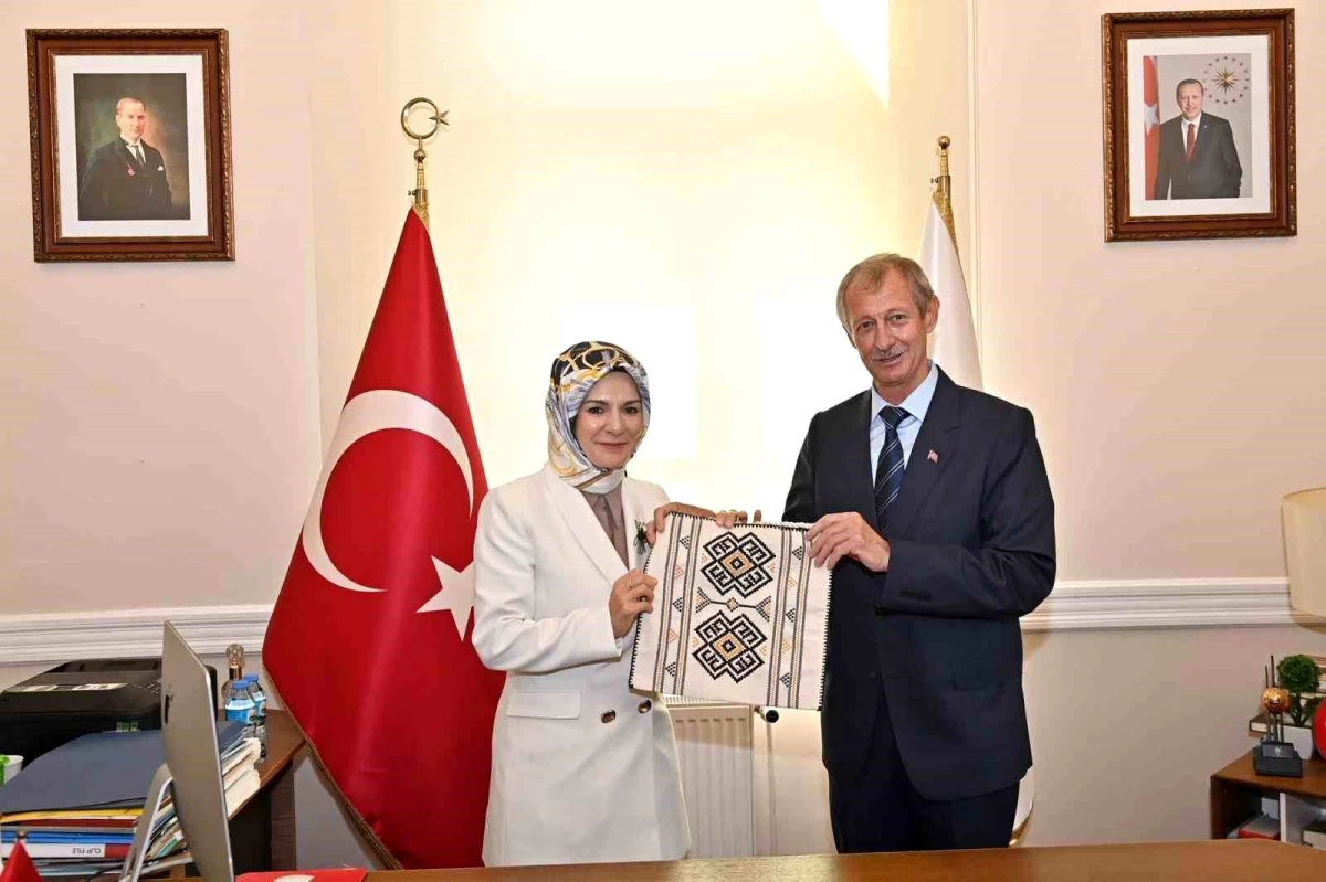 Aile ve Sosyal Hizmetler Bakanı Süleymanpaşa Belediyesi\'ni ziyaret etti