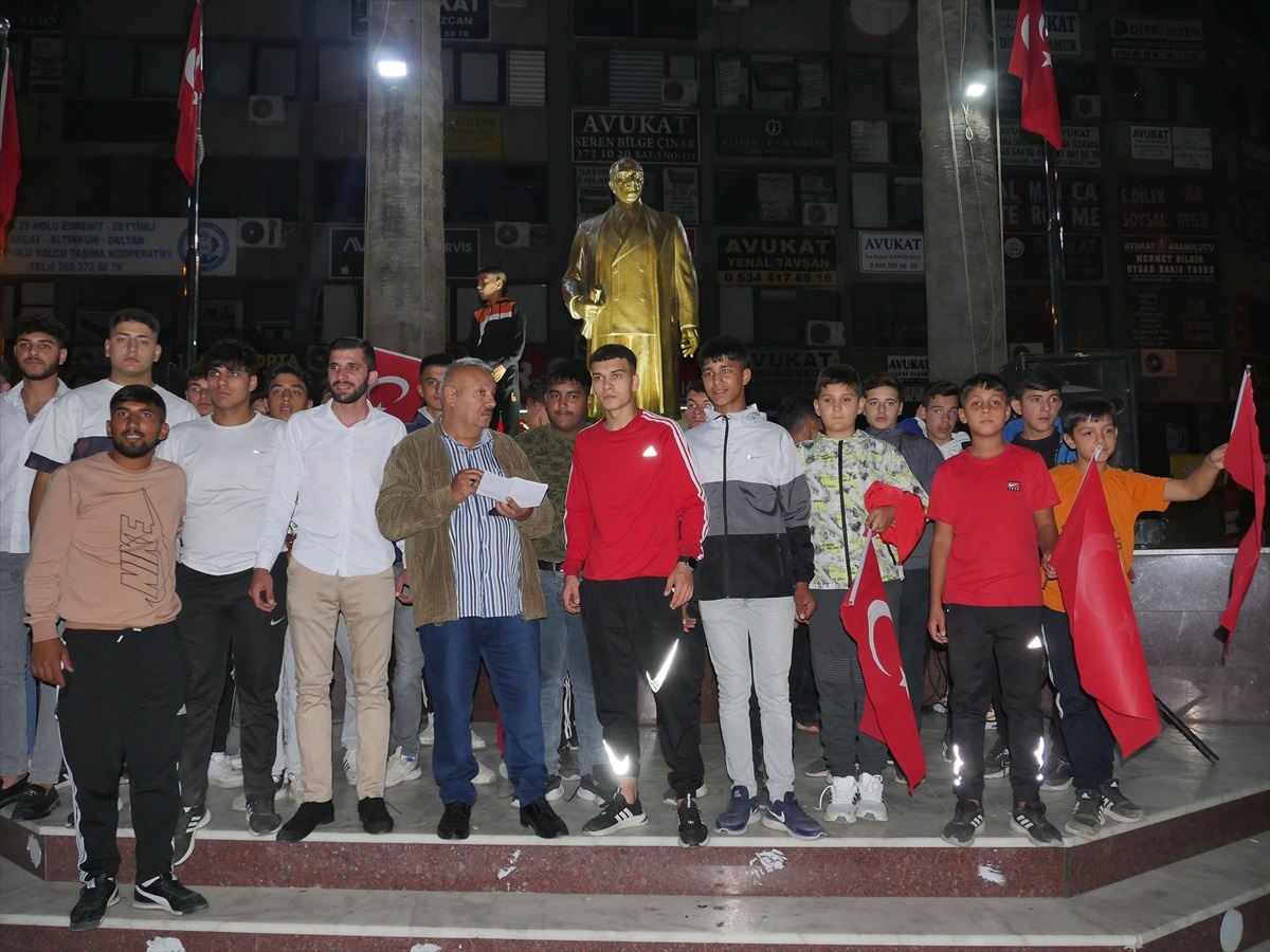 Balıkesir\'de bir grup Roman vatandaş İsrail\'in saldırılarını protesto etti