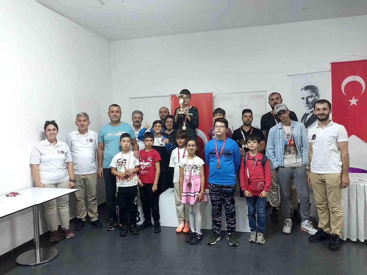 Plato AVM\'de Cumhuriyet Kupası Satranç Turnuvası Gerçekleşti