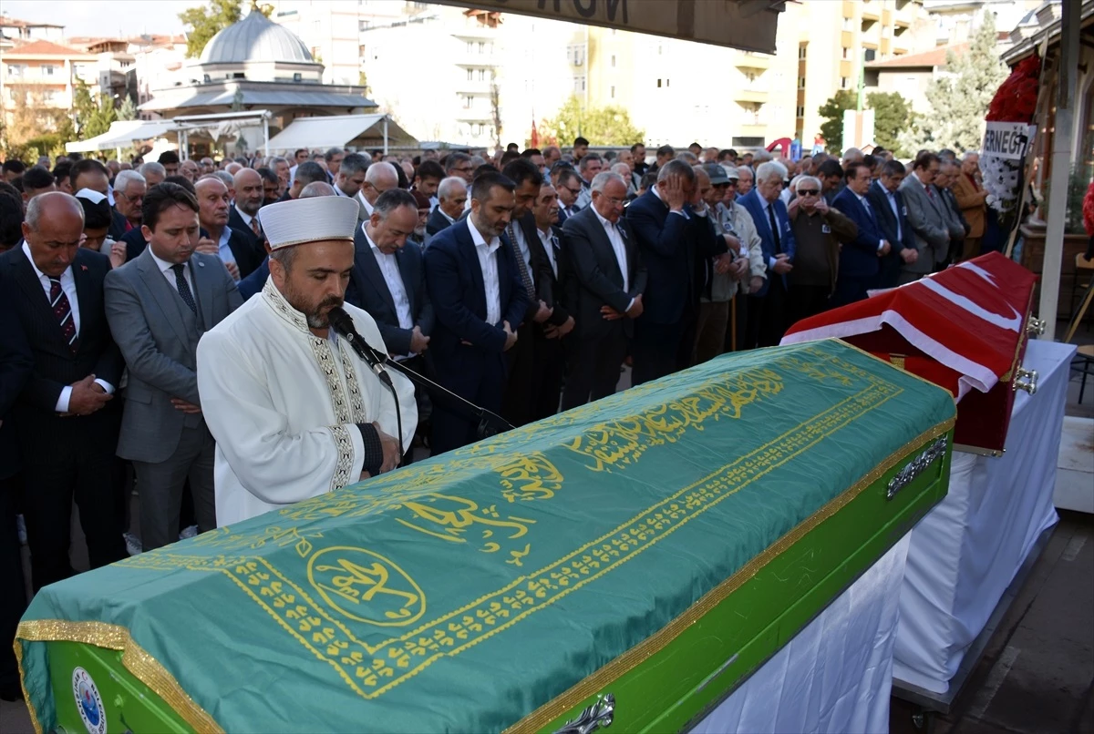 CHP Kırıkkale Milletvekili Halil Tiryaki\'nin Cenazesi Toprağa Verildi