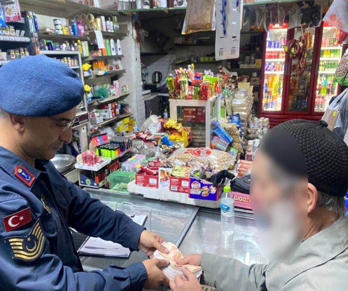 Zonguldak\'ta İş Yerinden Para Çalan Hırsız Yakalandı