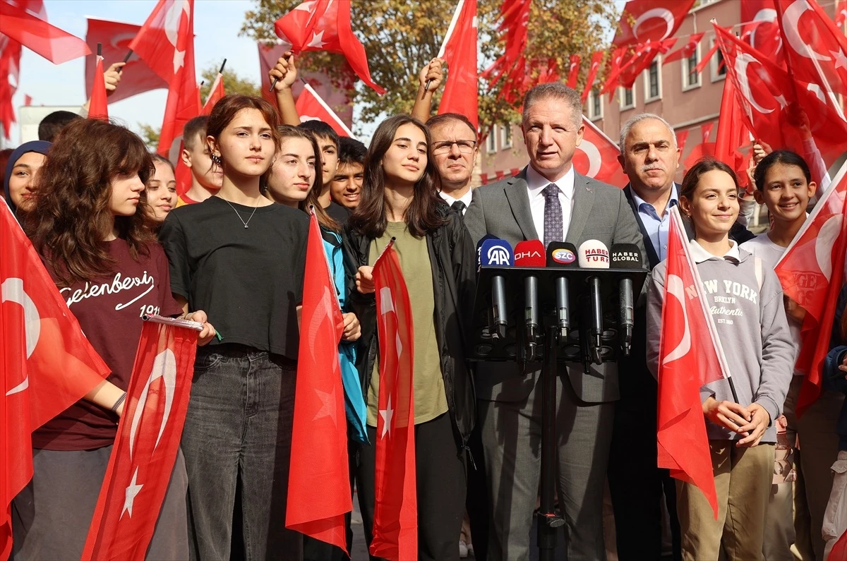 İstanbul Valisi Davut Gül: Cumhuriyetimizin doğum gününde şehirlerimizi süslememiz gerekiyor