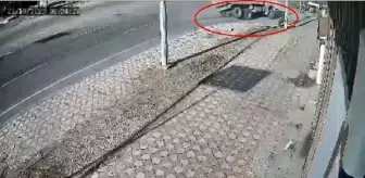 Batman'da kum yüklü kamyonun üzerine devrilen araçta bir kişi hayatını kaybetti