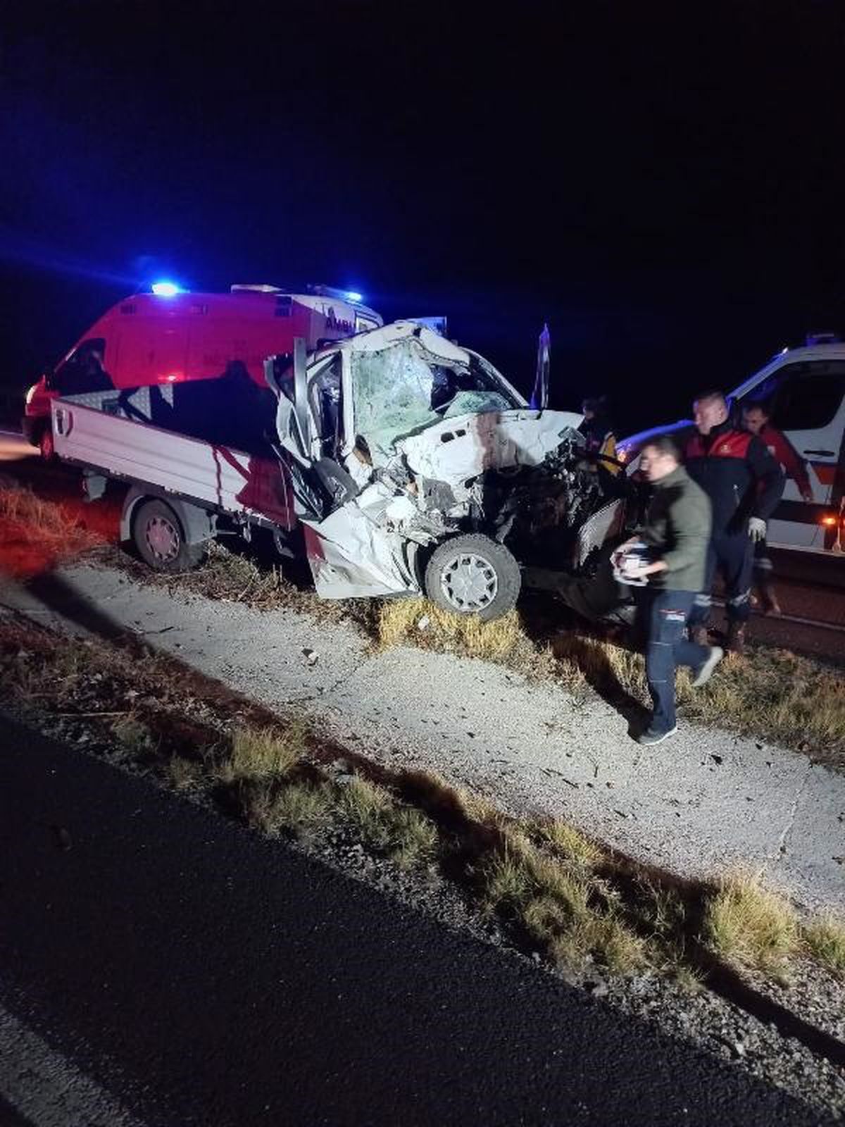 Kırşehir'de Kamyonetin Kamyona Arkadan Çarptığı Kazada 2 Kişi Öldü