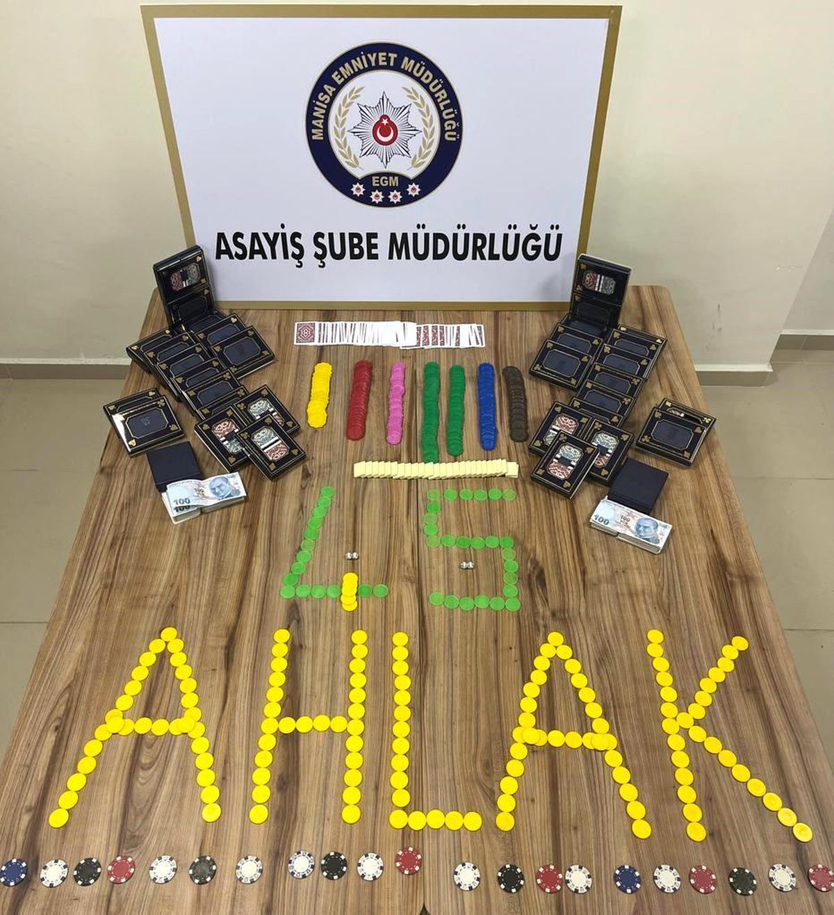 Manisa\'da Kumar Operasyonu: Çok Sayıda Malzeme Ele Geçirildi