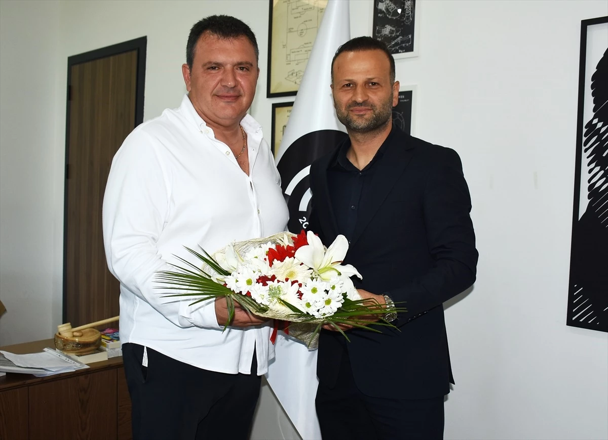 Manisa FK, Teknik Direktör Osman Zeki Korkmaz ile Yollarını Ayırdı