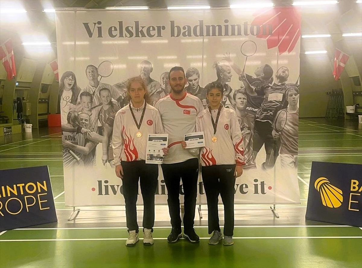Elifnur Demir ve Zeynep Berre Ocakoğlu, Danimarka Gençler Badminton Turnuvası\'nda 3. oldu