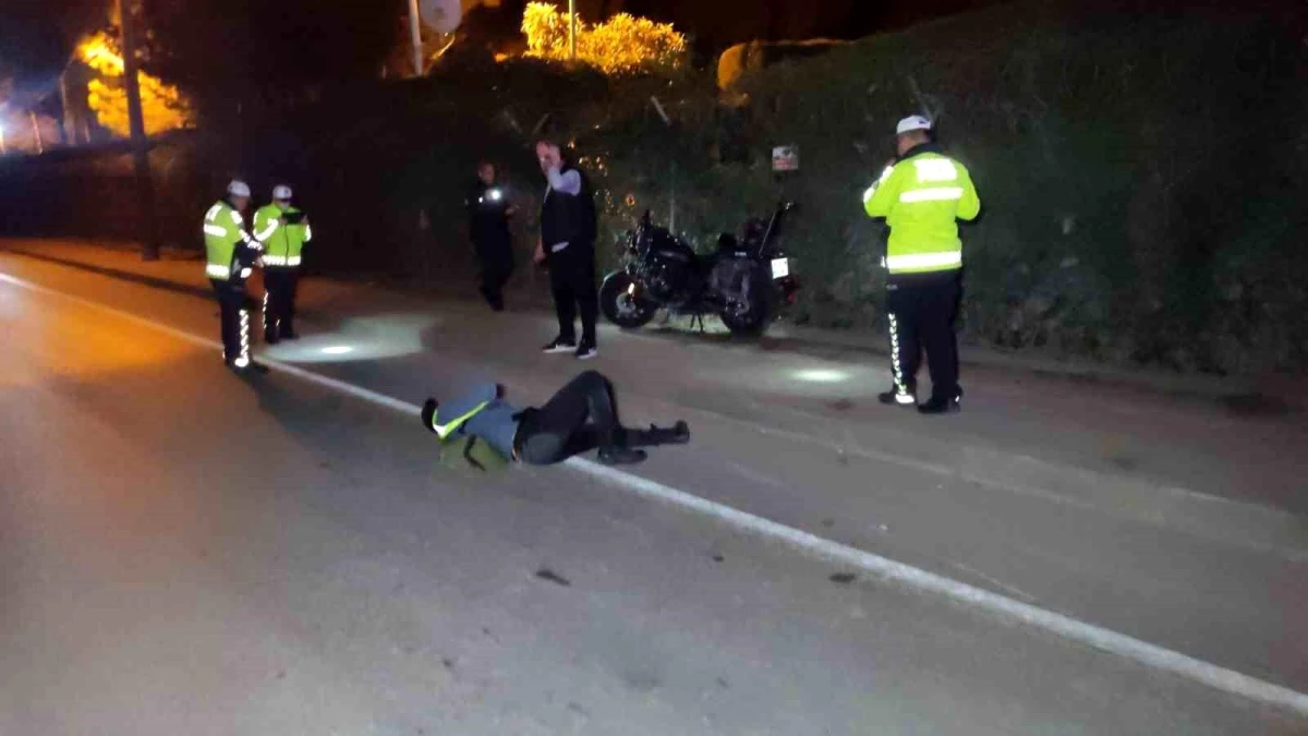 Bursa\'da Motosiklete Çarpan Otomobil Kaçtı