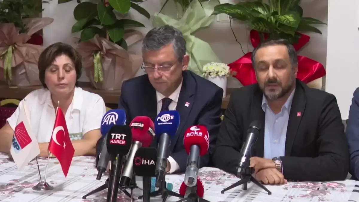 Özgür Özel Adıyaman\'da: "Bütün Ölçümler CHP\'li Üyelerin Yüzde 85 Oranında Değişim Talep Ettiğini Söylüyor.