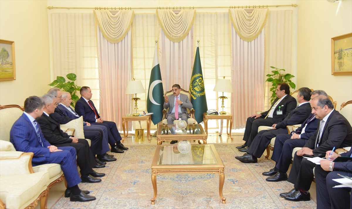Pakistan Başbakanı, EİT ülkeleriyle işbirliğini güçlendirmek istiyor