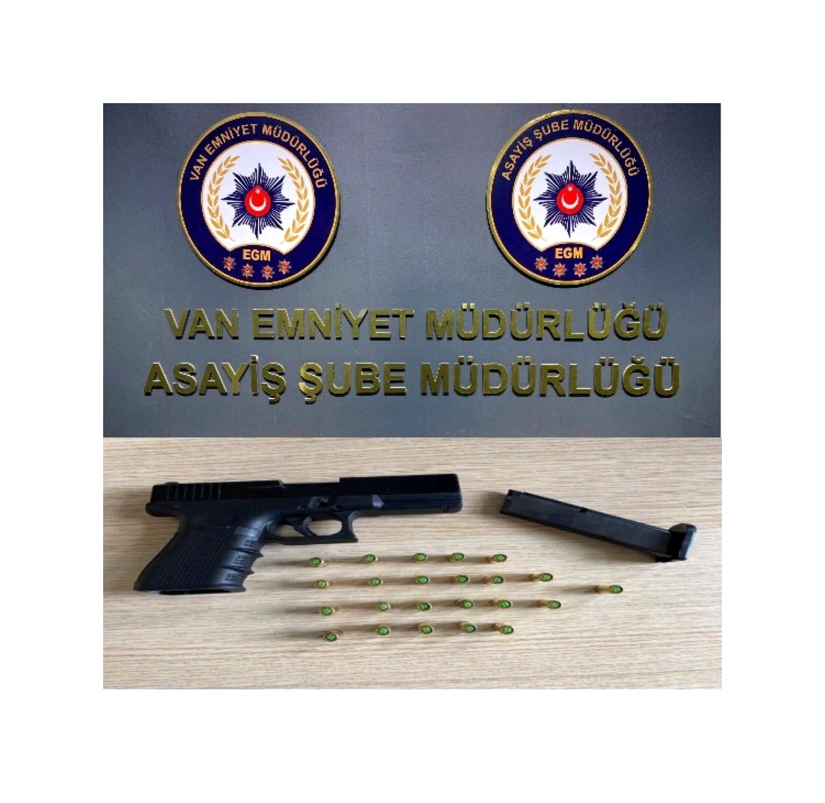 Van\'da 9 Kişi Tutuklandı